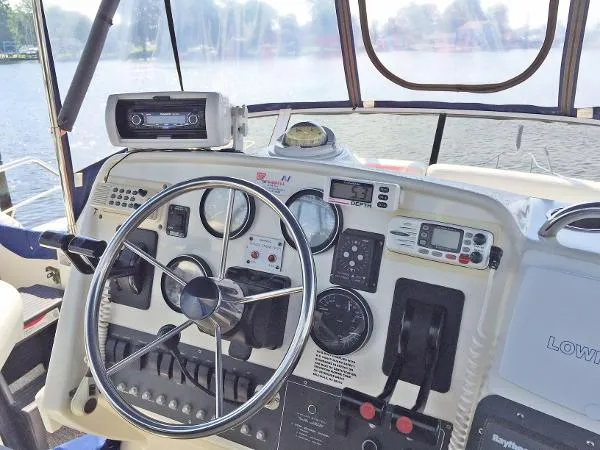 Slide: The Image of Silverton 352 Motor Yacht 1997 - 9