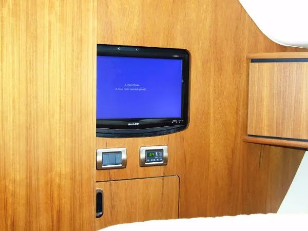 Slide: The Image of Tiara 3900 Sovran 2009 - 6