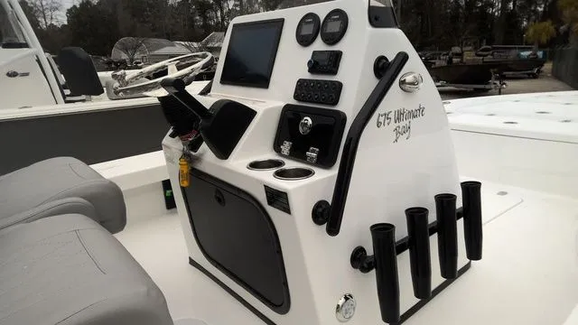 Slide: The Image of Blazer 675 Ultimate Bay 2026 - 4