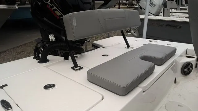 Slide: The Image of Blazer 675 Ultimate Bay 2026 - 6