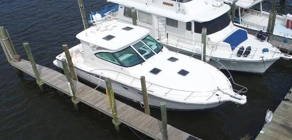 Slide: The Image of Tiara 4200 Open 2004 - 1