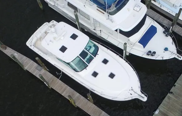 Slide: The Image of Tiara 4200 Open 2004 - 2