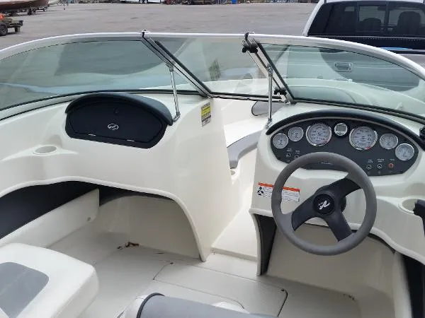 Slide: The Image of Sea Ray 175 Sport 2008 - 2