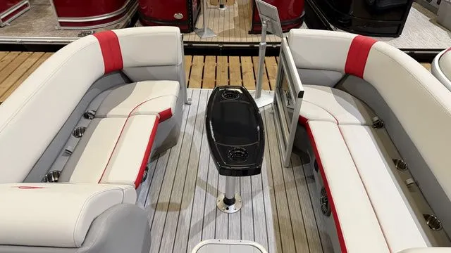 Slide: The Image of SunCatcher Select 322RC W/Yamaha 150 "SHO" 2026 - 10