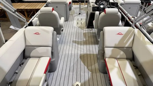 Slide: The Image of SunCatcher Select 322RC W/Yamaha 150 "SHO" 2026 - 5