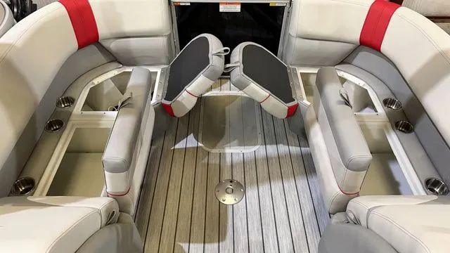 Slide: The Image of SunCatcher Select 322RC W/Yamaha 150 "SHO" 2026 - 6