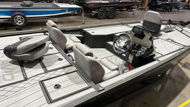 Slide: The Image of Avid Vertex 18 W/Yamaha 115 "SHO" 2026 - 6