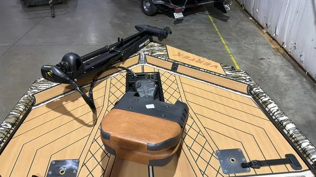 Slide: The Image of Avid Vertex 20 W/Yamaha 175 "SHO" 2026 - 10