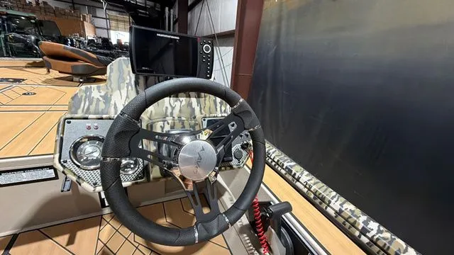 Slide: The Image of Avid Vertex 20 W/Yamaha 175 "SHO" 2026 - 12