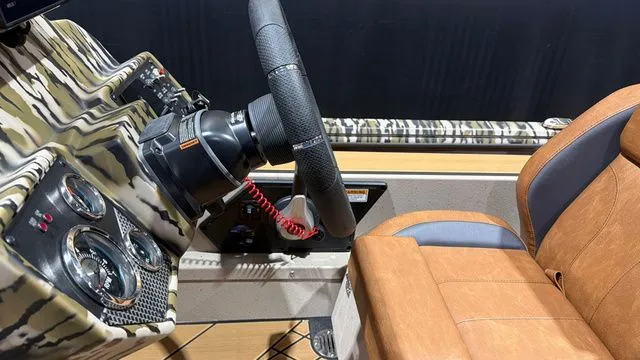 Slide: The Image of Avid Vertex 20 W/Yamaha 175 "SHO" 2026 - 14