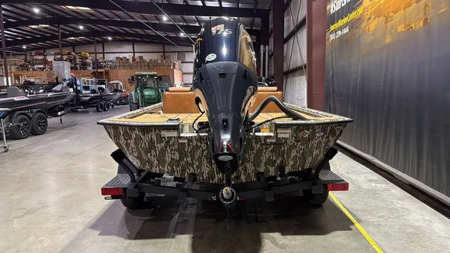 Slide: The Image of Avid Vertex 20 W/Yamaha 175 "SHO" 2026 - 4