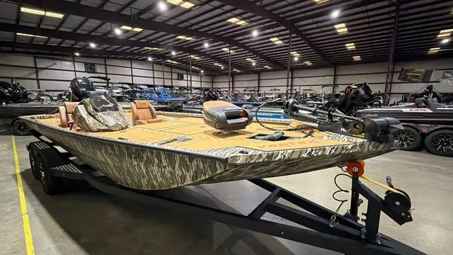 Slide: The Image of Avid Vertex 20 W/Yamaha 175 "SHO" 2026 - 7