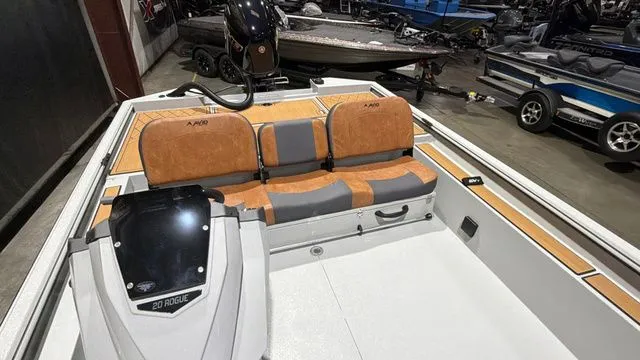 Slide: The Image of Avid Rogue 20 SC W/Yamaha 115 "SHO" 2026 - 11