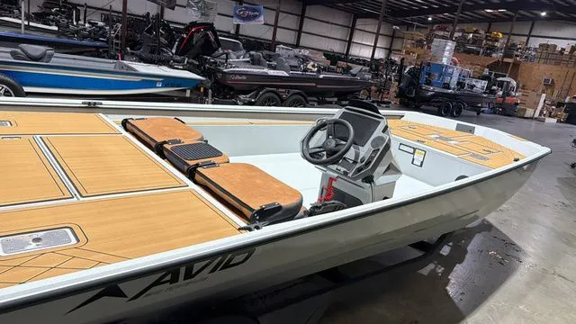 Slide: The Image of Avid Rogue 20 SC W/Yamaha 115 "SHO" 2026 - 6