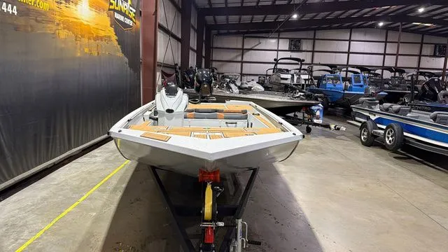 Slide: The Image of Avid Rogue 20 SC W/Yamaha 115 "SHO" 2026 - 8