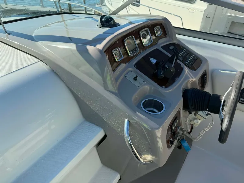 Slide: The Image of Dashboard of a 2008 Chaparral Signature 250 boat. - 18