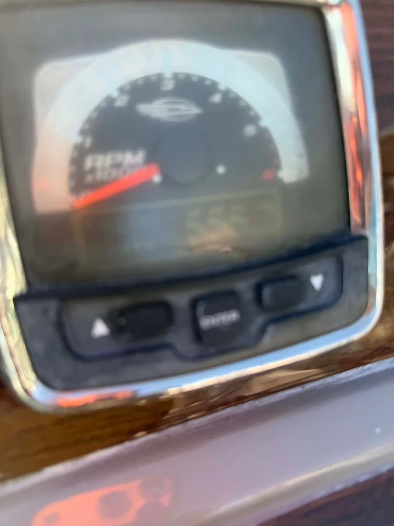 Slide: The Image of Tachometer of a 2008 Chaparral Signature 250 boat. - 21