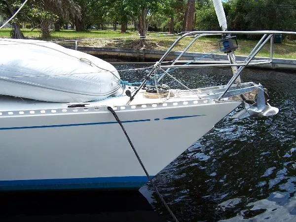 Slide: The Image of Hylas 44 Center Cockpit Sloop 1987 - 3