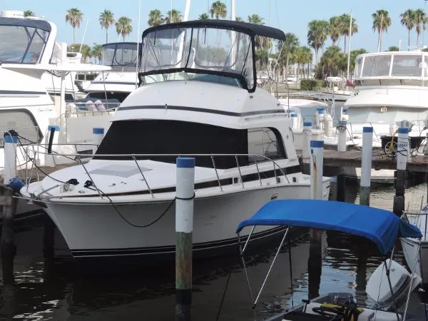 Slide: The Image of Bertram 33 Flybridge Cruiser 1989 - 1