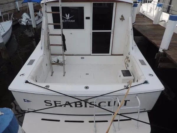 Slide: The Image of Bertram 33 Flybridge Cruiser 1989 - 3