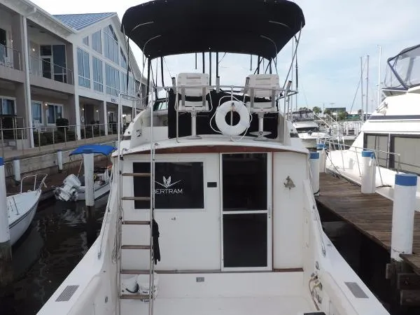 Slide: The Image of Bertram 33 Flybridge Cruiser 1989 - 4