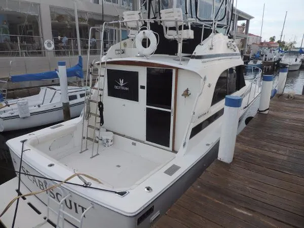 Slide: The Image of Bertram 33 Flybridge Cruiser 1989 - 5