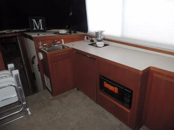 Slide: The Image of Bertram 33 Flybridge Cruiser 1989 - 9