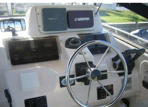 Slide: The Image of Grady-White 300 Marlin 2000 - 5