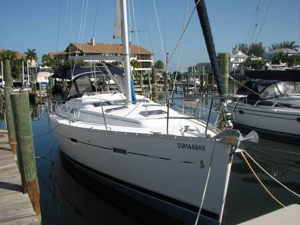 Slide: The Image of Beneteau 373 2007 - 2
