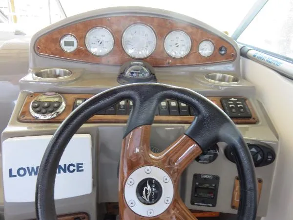 Slide: The Image of Rinker 280 Express Cruiser 2008 - 10