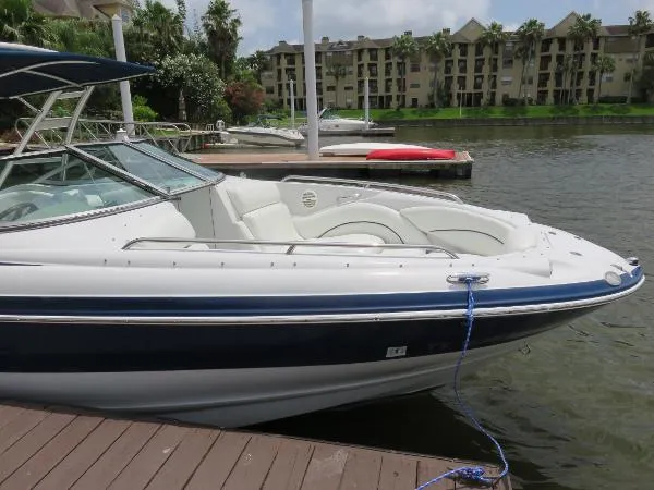 Slide: The Image of Crownline Boats 260 Bowrider 2006 - 6