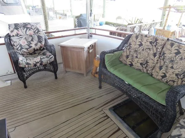 Slide: The Image of President 43 Motor Yacht 1988 - 11