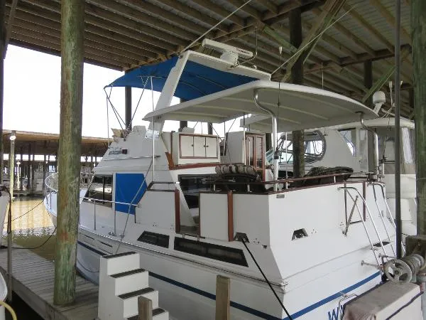 Slide: The Image of President 43 Motor Yacht 1988 - 6