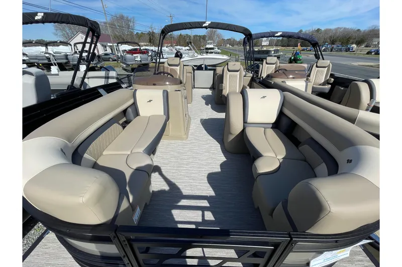 Slide: The Image of Interior of 2026 Starcraft EXS 3 R pontoon boat. - 10