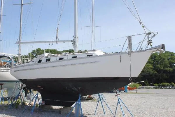 Slide: The Image of Endeavour 32 Sloop 1978 - 0