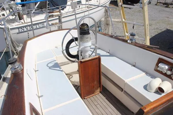 Slide: The Image of Endeavour 32 Sloop 1978 - 6