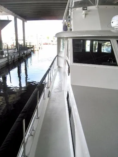 Slide: The Image of Hatteras Yacht Fisherman 1975 - 4
