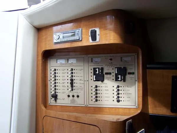 Slide: The Image of Regal 3260 Commodore 2002 - 11