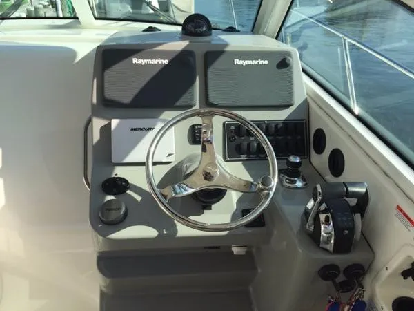 Slide: The Image of Boston Whaler 315 Conquest 2014 - 5