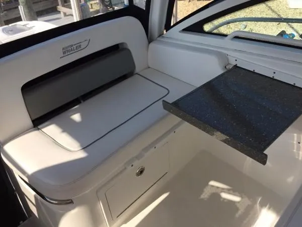 Slide: The Image of Boston Whaler 315 Conquest 2014 - 8