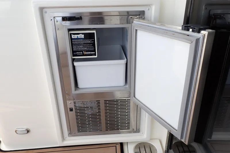 Slide: The Image of Carver C37 2019 - 119