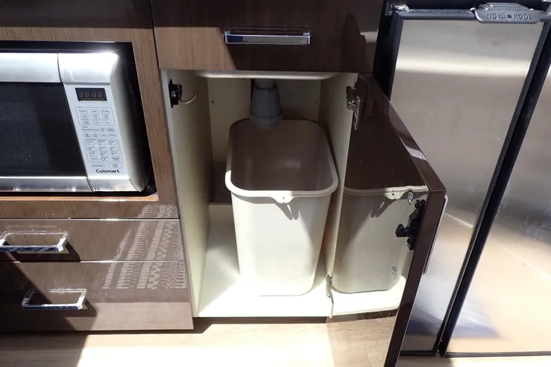 Slide: The Image of Carver C37 2019 - 122