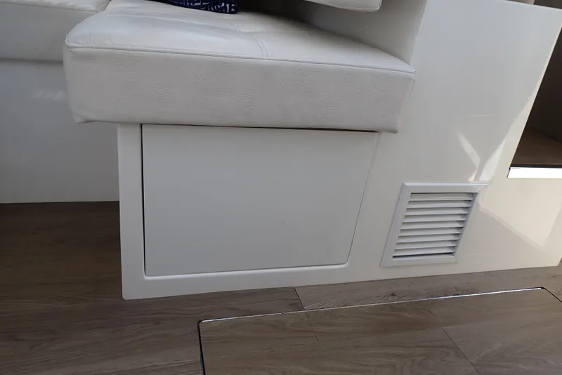 Slide: The Image of Carver C37 2019 - 136