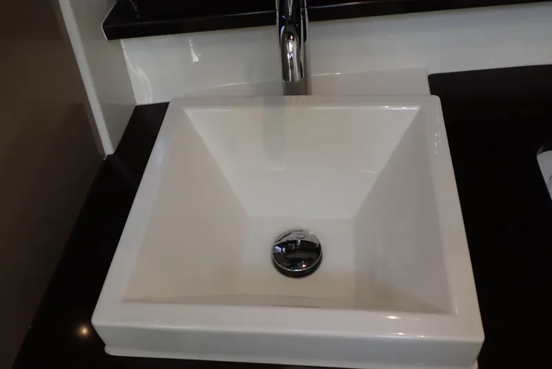 Slide: The Image of Carver C37 2019 - 166