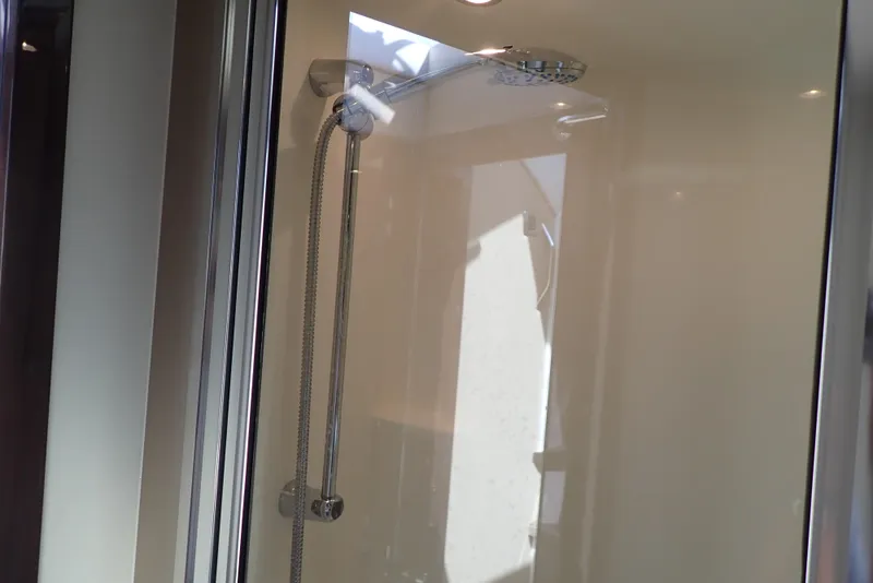 Slide: The Image of Carver C37 2019 - 176