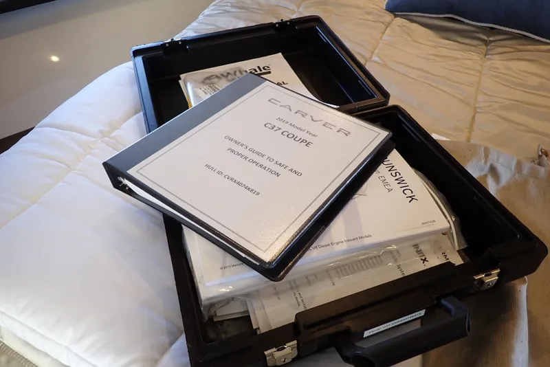 Slide: The Image of Carver C37 2019 - 197