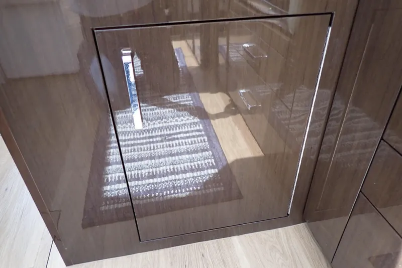 Slide: The Image of Carver C37 2019 - 75