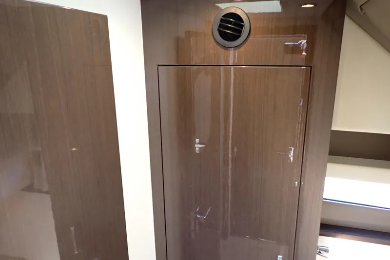 Slide: The Image of Carver Yachts C37 2019 - 180