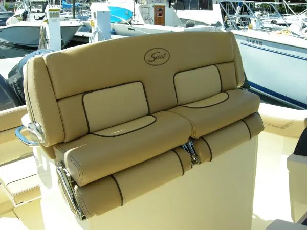 Slide: The Image of Scout Boats 255 LXF 2015 - 4