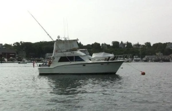 Slide: The Image of HATTERAS YACHTS 43 FB Convertible 1984 - 1